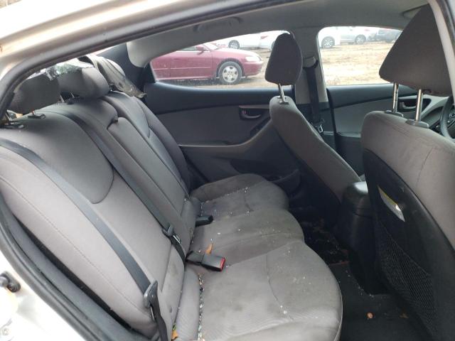 Photo 9 VIN: 5NPDH4AE2GH667645 - HYUNDAI ELANTRA SE 