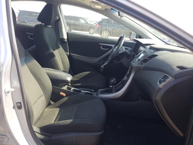 Photo 4 VIN: 5NPDH4AE2GH673218 - HYUNDAI ELANTRA SE 