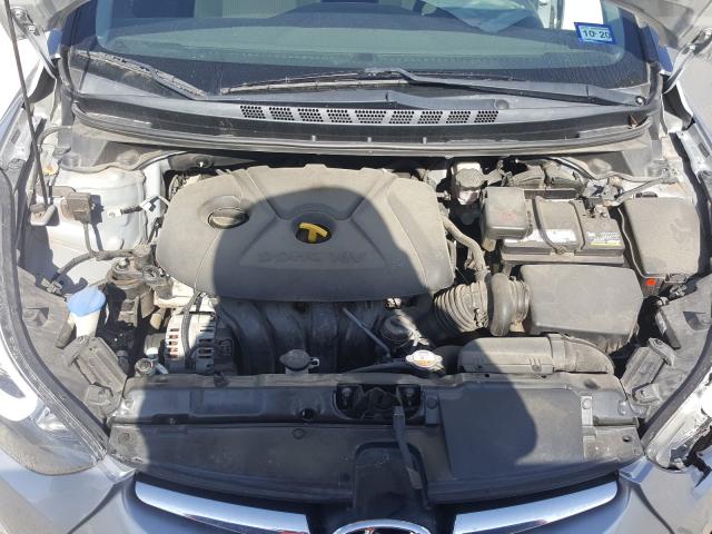 Photo 6 VIN: 5NPDH4AE2GH673218 - HYUNDAI ELANTRA SE 