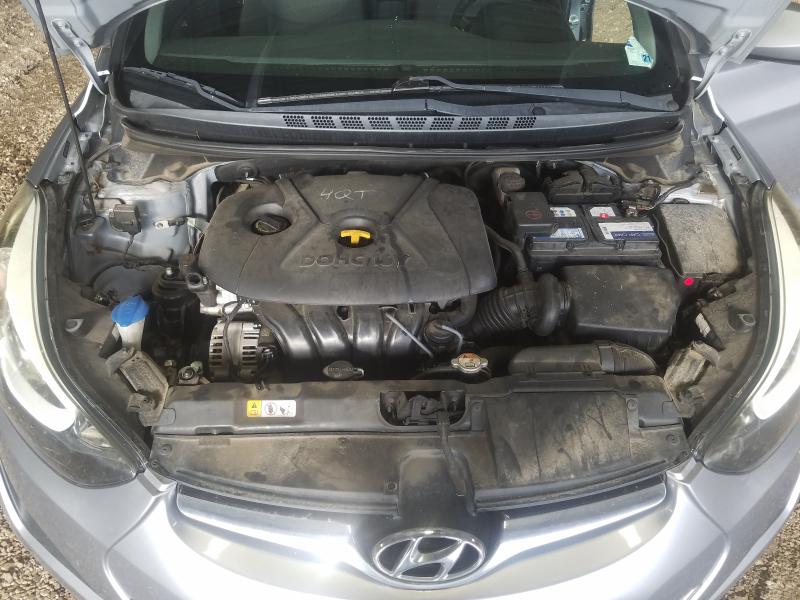 Photo 6 VIN: 5NPDH4AE2GH677396 - HYUNDAI ELANTRA SE 