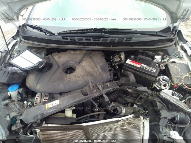 Photo 9 VIN: 5NPDH4AE2GH677768 - HYUNDAI ELANTRA 