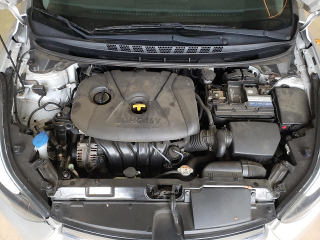 Photo 6 VIN: 5NPDH4AE2GH684378 - HYUNDAI ELANTRA SE 