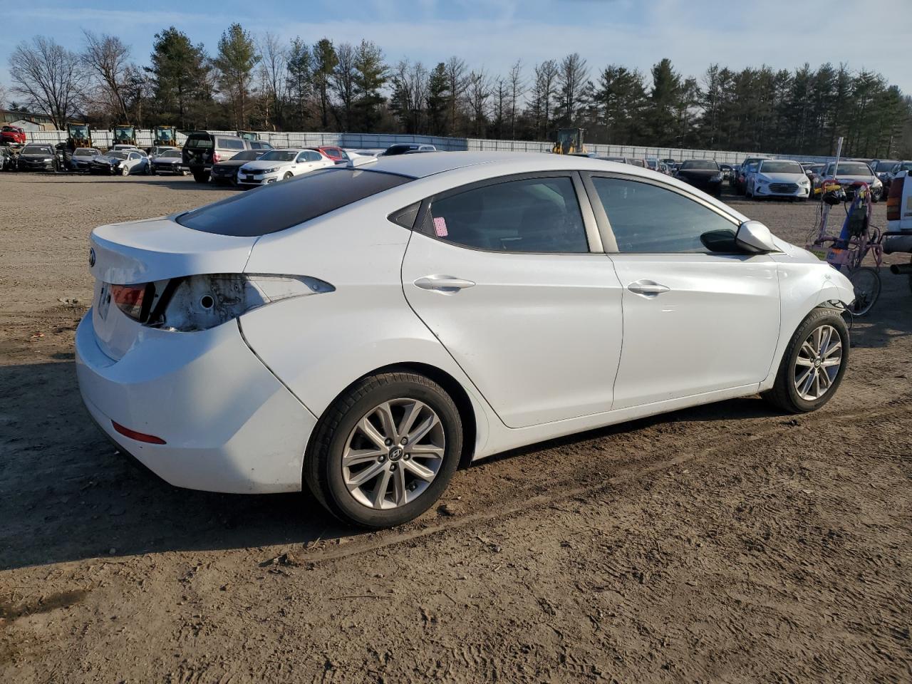 Photo 2 VIN: 5NPDH4AE2GH687538 - HYUNDAI ELANTRA 