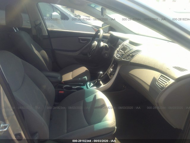 Photo 4 VIN: 5NPDH4AE2GH687779 - HYUNDAI ELANTRA 