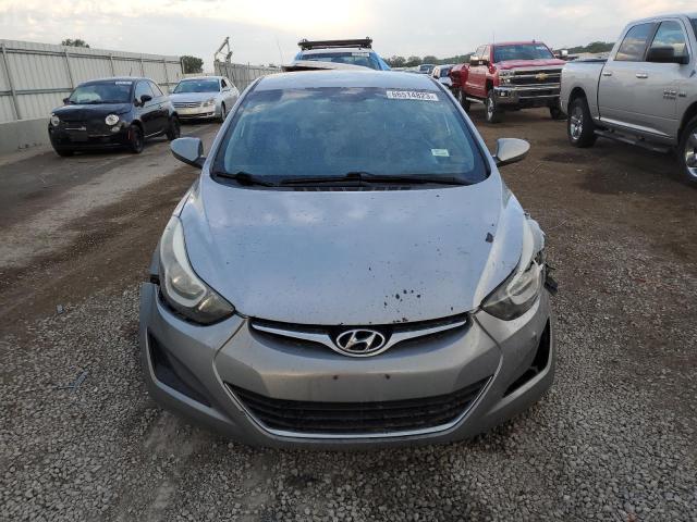 Photo 4 VIN: 5NPDH4AE2GH688365 - HYUNDAI ELANTRA SE 