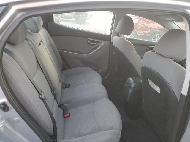 Photo 9 VIN: 5NPDH4AE2GH688365 - HYUNDAI ELANTRA SE 