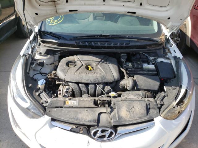 Photo 6 VIN: 5NPDH4AE2GH688740 - HYUNDAI ELANTRA SE 