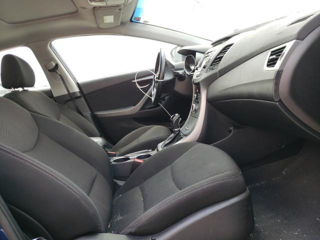 Photo 4 VIN: 5NPDH4AE2GH692402 - HYUNDAI ELANTRA SE 