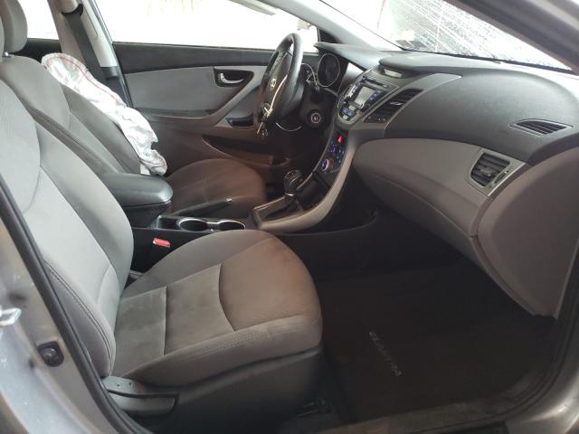 Photo 4 VIN: 5NPDH4AE2GH694103 - HYUNDAI ELANTRA SE 