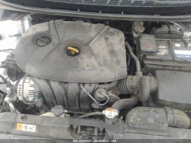 Photo 9 VIN: 5NPDH4AE2GH698006 - HYUNDAI ELANTRA 