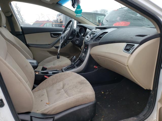 Photo 4 VIN: 5NPDH4AE2GH712387 - HYUNDAI ELANTRA SE 