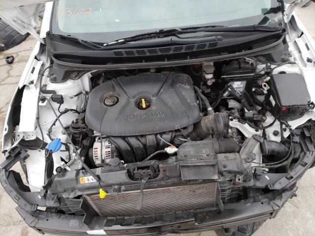 Photo 6 VIN: 5NPDH4AE2GH712387 - HYUNDAI ELANTRA SE 