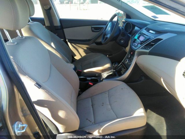 Photo 4 VIN: 5NPDH4AE2GH714382 - HYUNDAI ELANTRA 