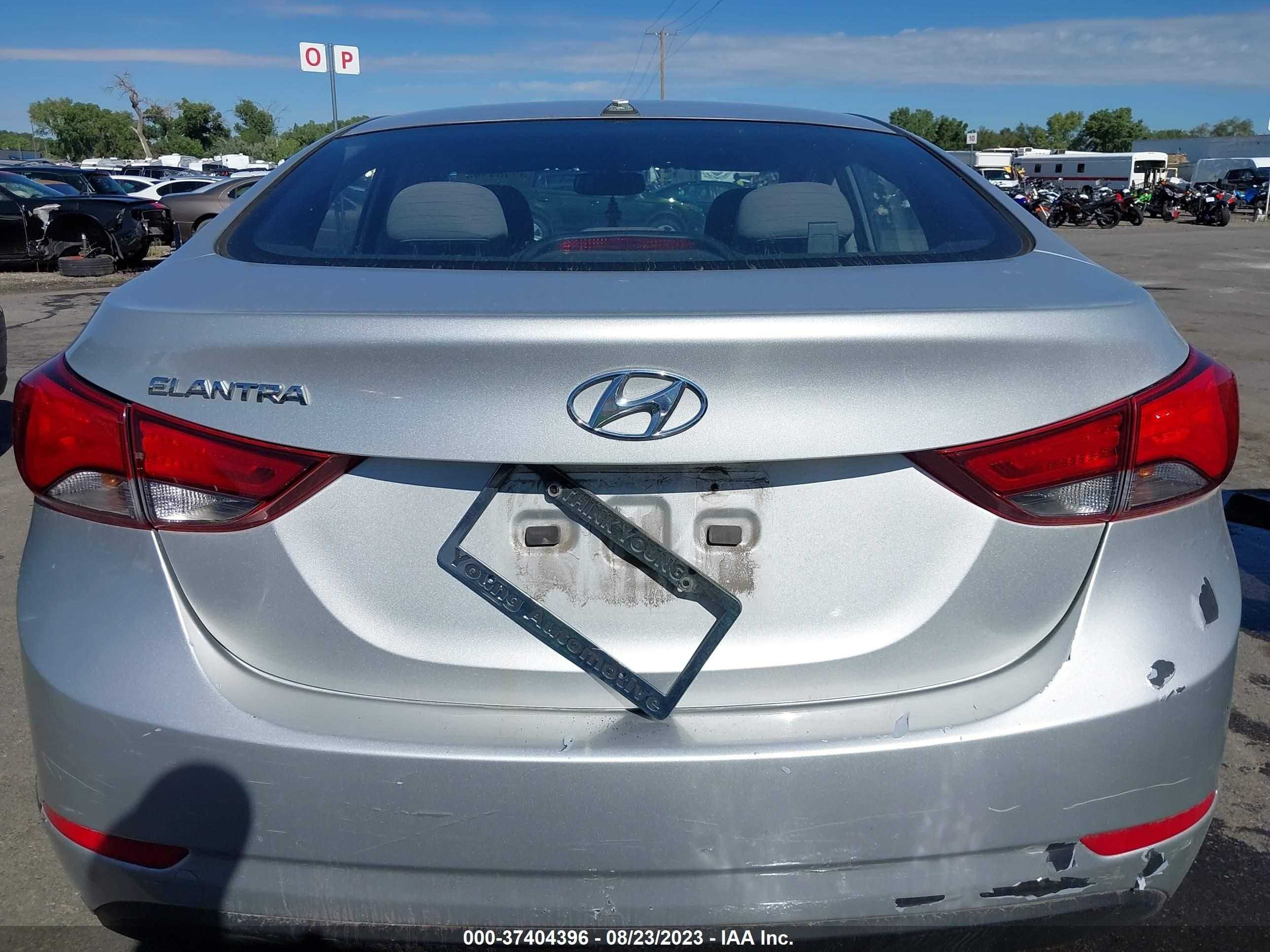 Photo 14 VIN: 5NPDH4AE2GH723809 - HYUNDAI ELANTRA 