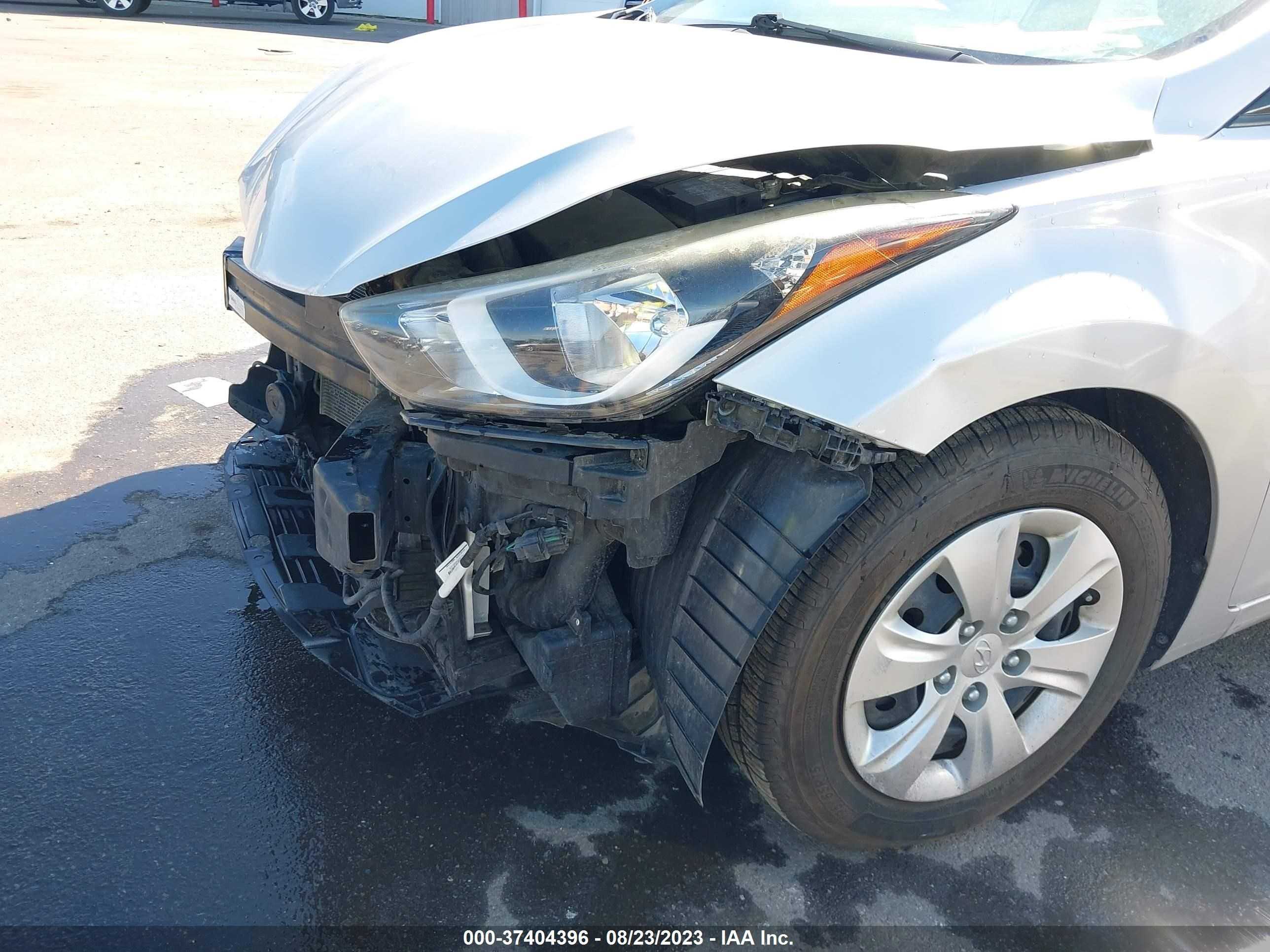 Photo 5 VIN: 5NPDH4AE2GH723809 - HYUNDAI ELANTRA 