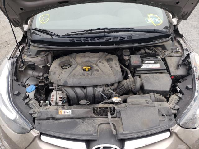 Photo 6 VIN: 5NPDH4AE2GH730596 - HYUNDAI ELANTRA SE 