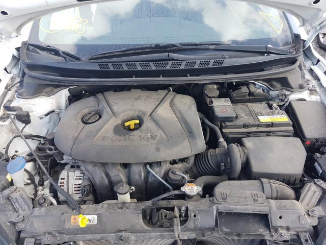 Photo 6 VIN: 5NPDH4AE2GH733479 - HYUNDAI ELANTRA SE 