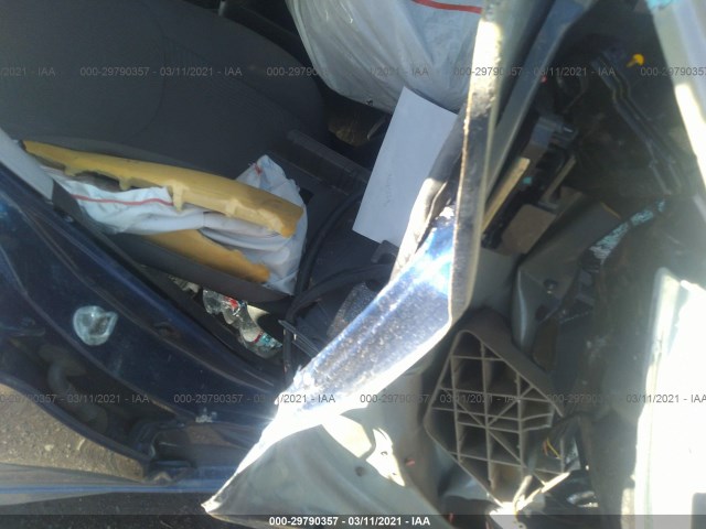 Photo 4 VIN: 5NPDH4AE2GH739864 - HYUNDAI ELANTRA 