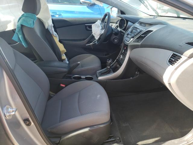 Photo 4 VIN: 5NPDH4AE2GH741033 - HYUNDAI ELANTRA SE 