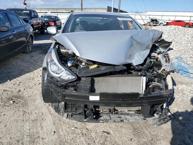 Photo 4 VIN: 5NPDH4AE2GH742487 - HYUNDAI ELANTRA SE 