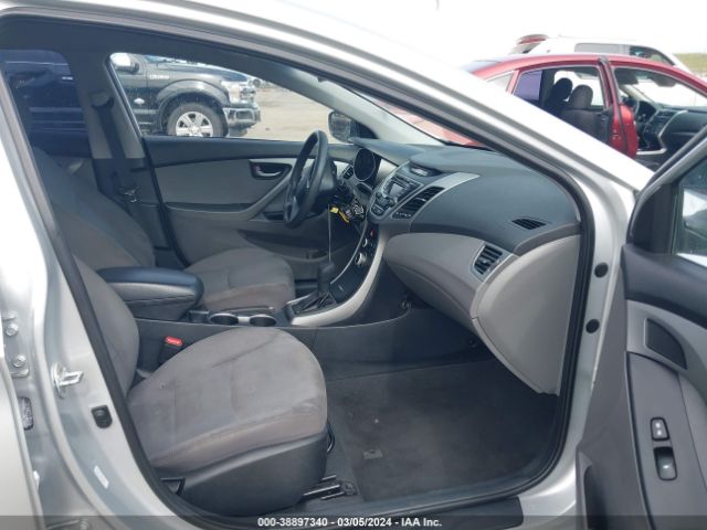 Photo 4 VIN: 5NPDH4AE2GH744062 - HYUNDAI ELANTRA 