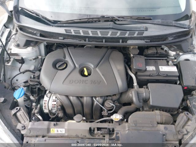 Photo 9 VIN: 5NPDH4AE2GH744062 - HYUNDAI ELANTRA 