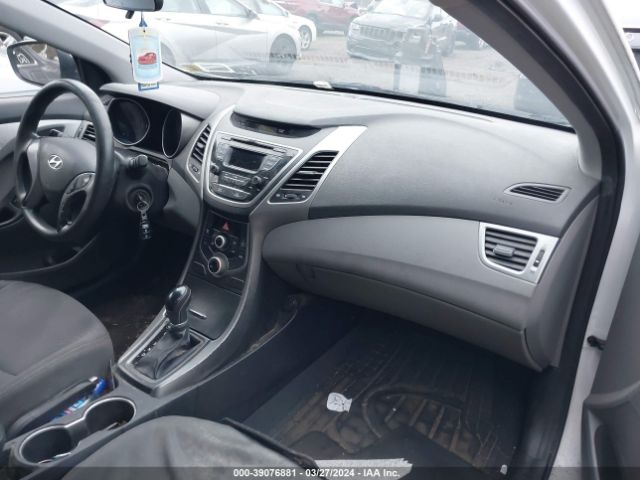 Photo 4 VIN: 5NPDH4AE2GH748919 - HYUNDAI ELANTRA 