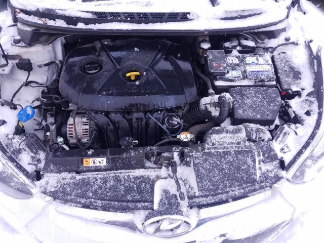 Photo 6 VIN: 5NPDH4AE2GH751819 - HYUNDAI ELANTRA SE 