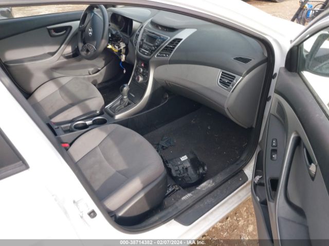 Photo 4 VIN: 5NPDH4AE2GH753487 - HYUNDAI ELANTRA 