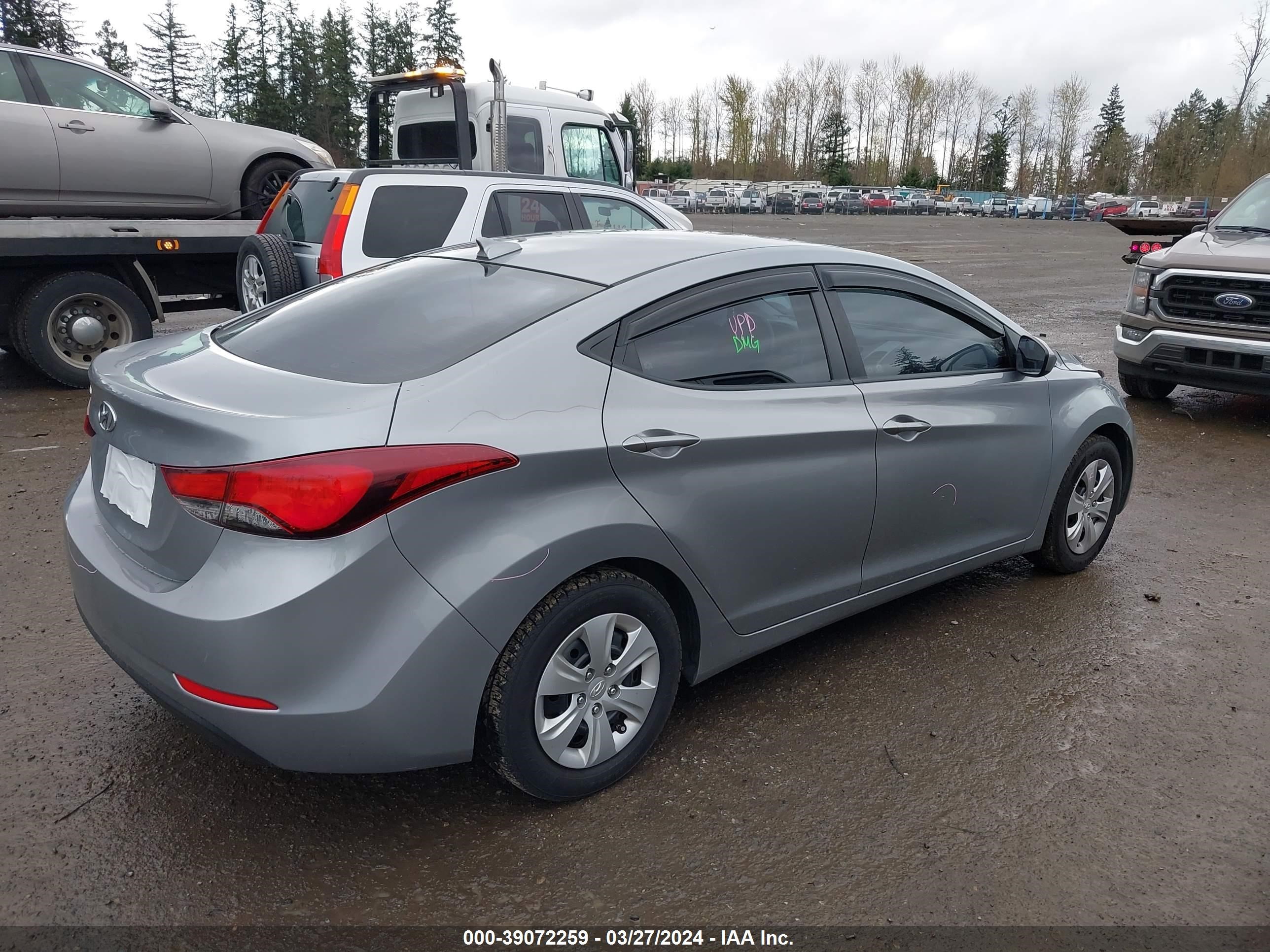 Photo 3 VIN: 5NPDH4AE2GH756275 - HYUNDAI ELANTRA 