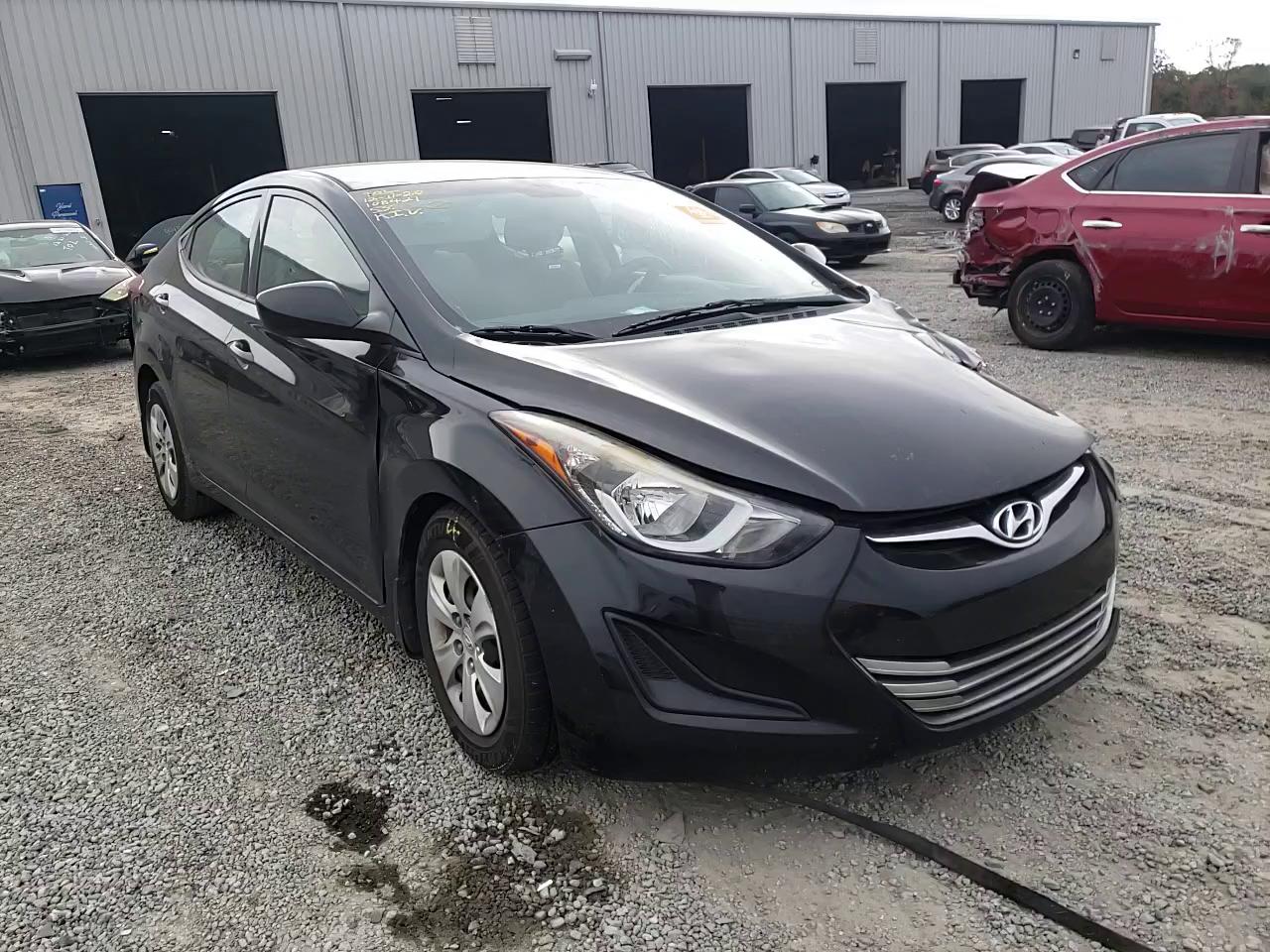 Photo 10 VIN: 5NPDH4AE2GH757216 - HYUNDAI ELANTRA SE 