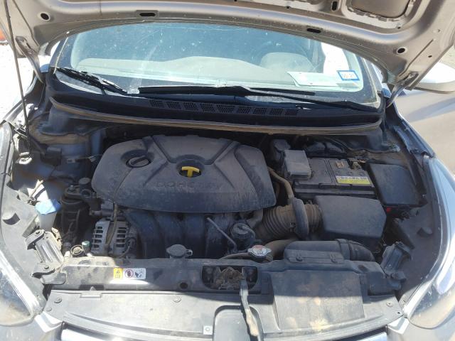 Photo 6 VIN: 5NPDH4AE2GH757295 - HYUNDAI ELANTRA SE 