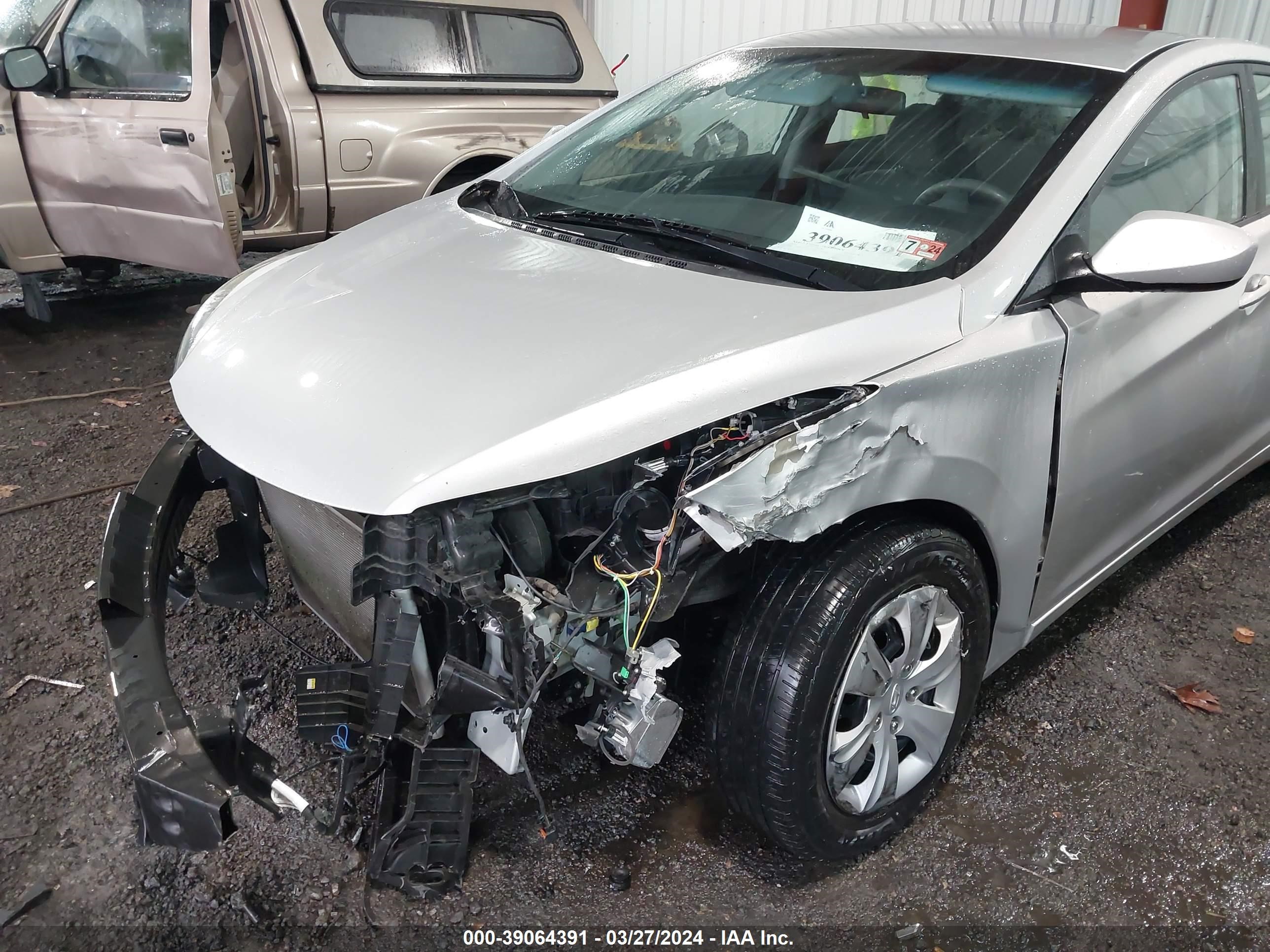 Photo 5 VIN: 5NPDH4AE2GH761315 - HYUNDAI ELANTRA 