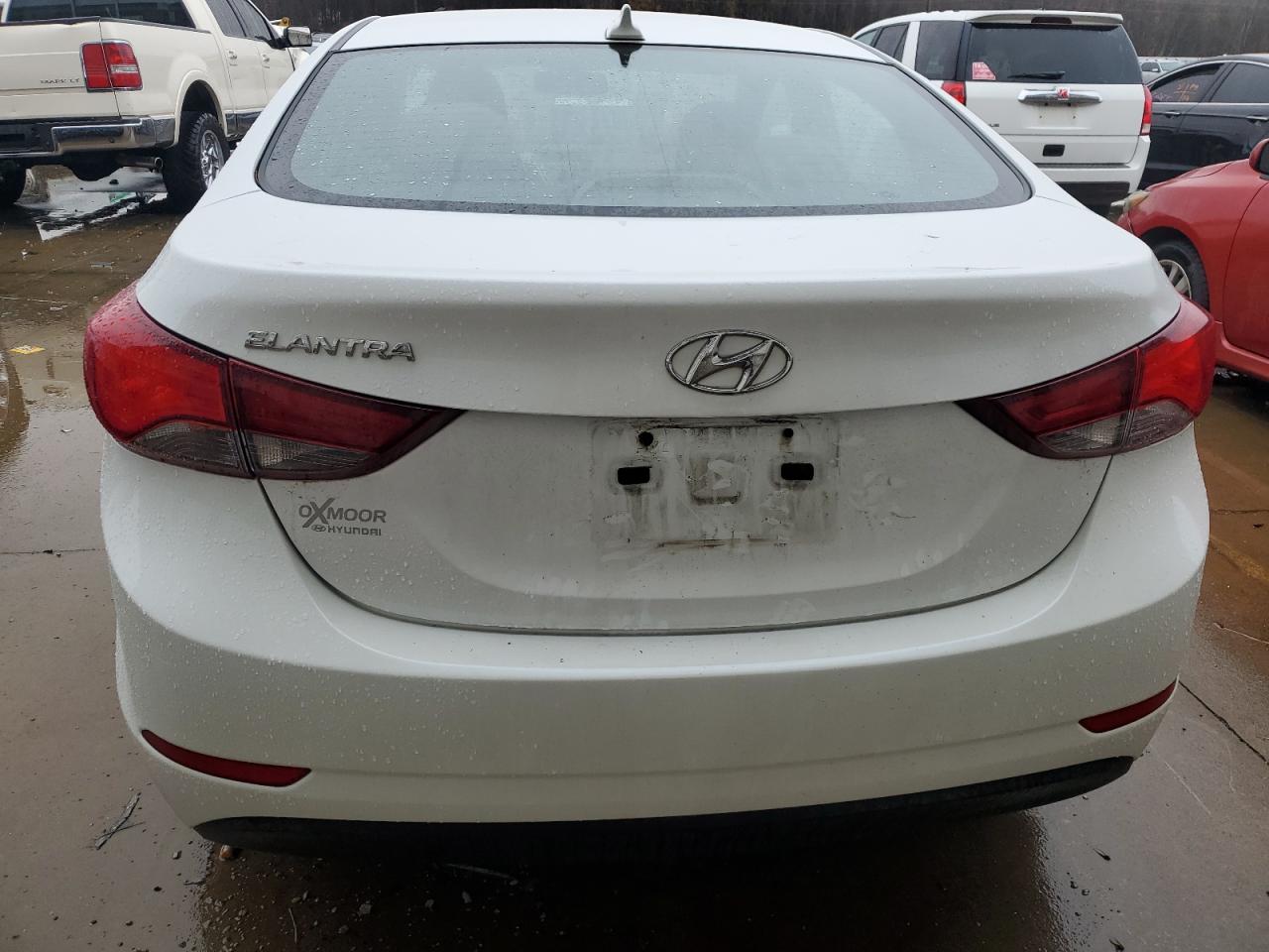 Photo 5 VIN: 5NPDH4AE2GH764795 - HYUNDAI ELANTRA 