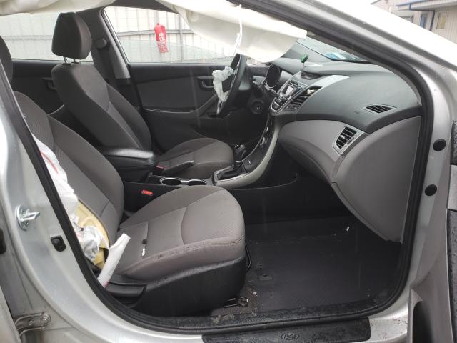 Photo 4 VIN: 5NPDH4AE2GH768894 - HYUNDAI ELANTRA SE 