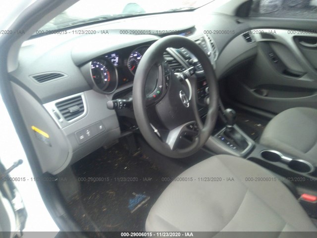 Photo 4 VIN: 5NPDH4AE2GH775652 - HYUNDAI ELANTRA 