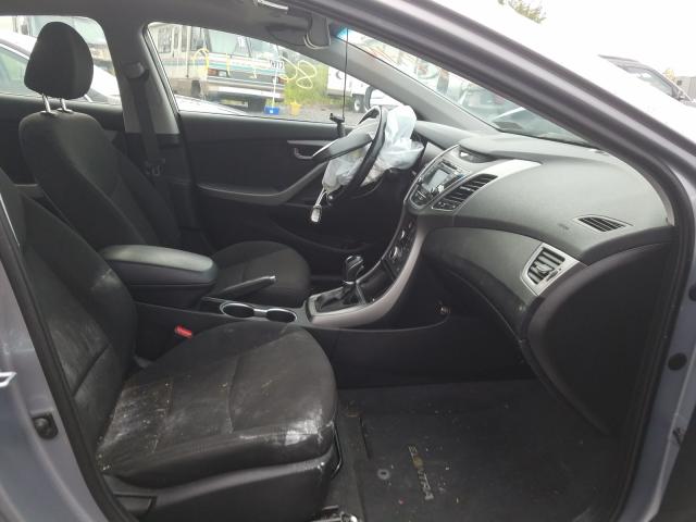 Photo 4 VIN: 5NPDH4AE2GH776316 - HYUNDAI ELANTRA SE 