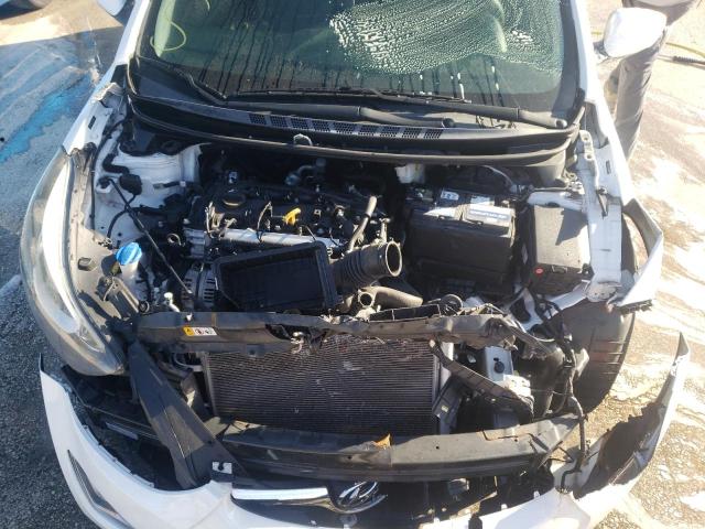 Photo 6 VIN: 5NPDH4AE2GH782889 - HYUNDAI ELANTRA SE 