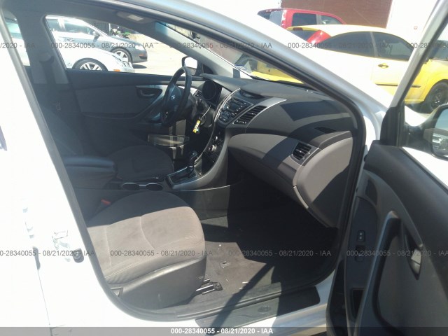 Photo 4 VIN: 5NPDH4AE2GH789809 - HYUNDAI ELANTRA 