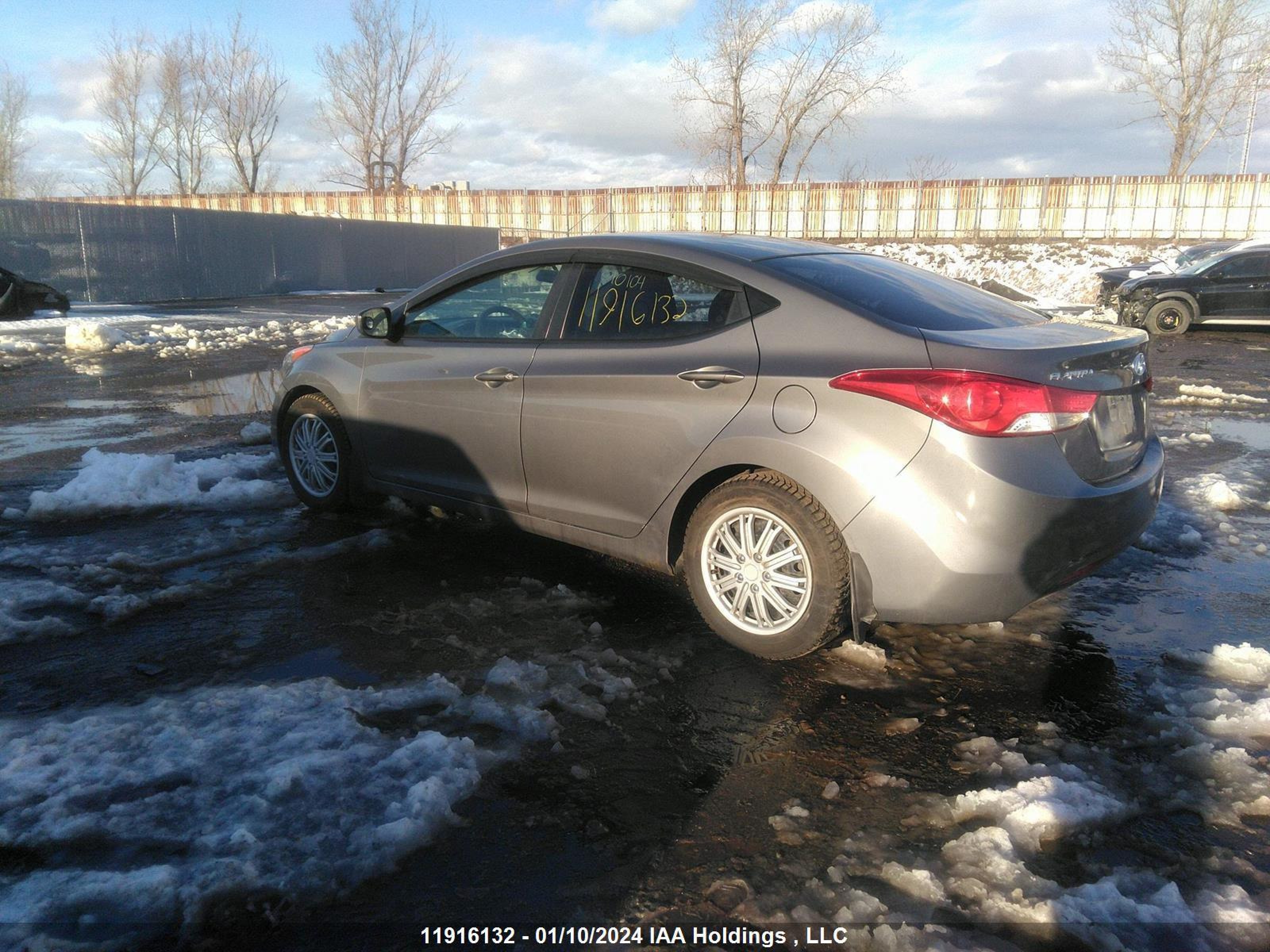 Photo 2 VIN: 5NPDH4AE3BH010104 - HYUNDAI ELANTRA 