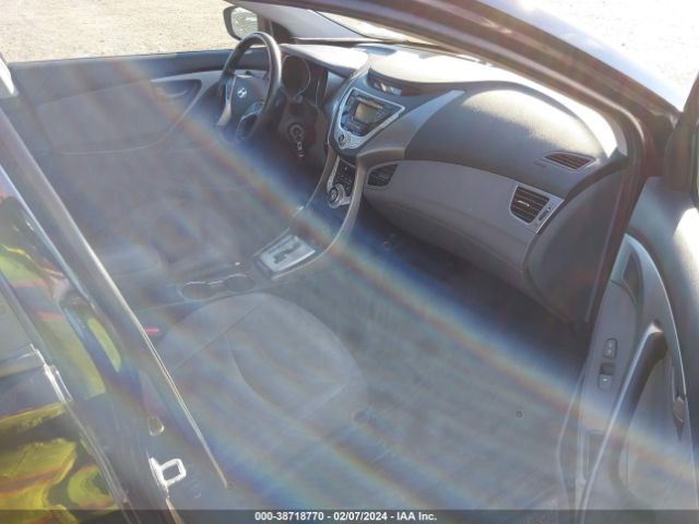 Photo 4 VIN: 5NPDH4AE3BH016582 - HYUNDAI ELANTRA 