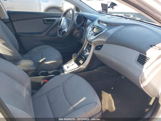 Photo 4 VIN: 5NPDH4AE3BH025797 - HYUNDAI ELANTRA 