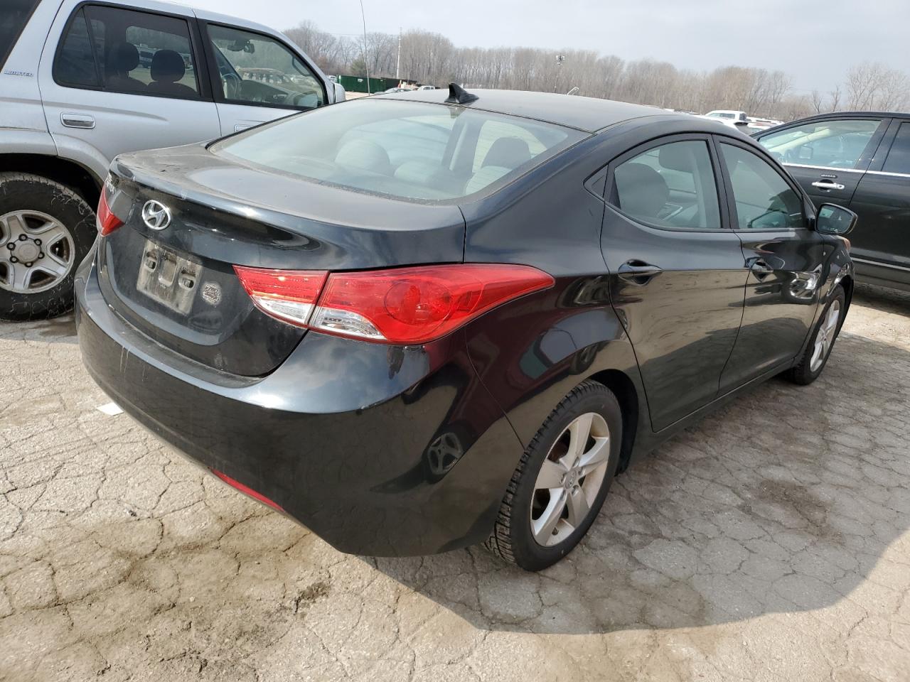 Photo 2 VIN: 5NPDH4AE3BH051199 - HYUNDAI ELANTRA 