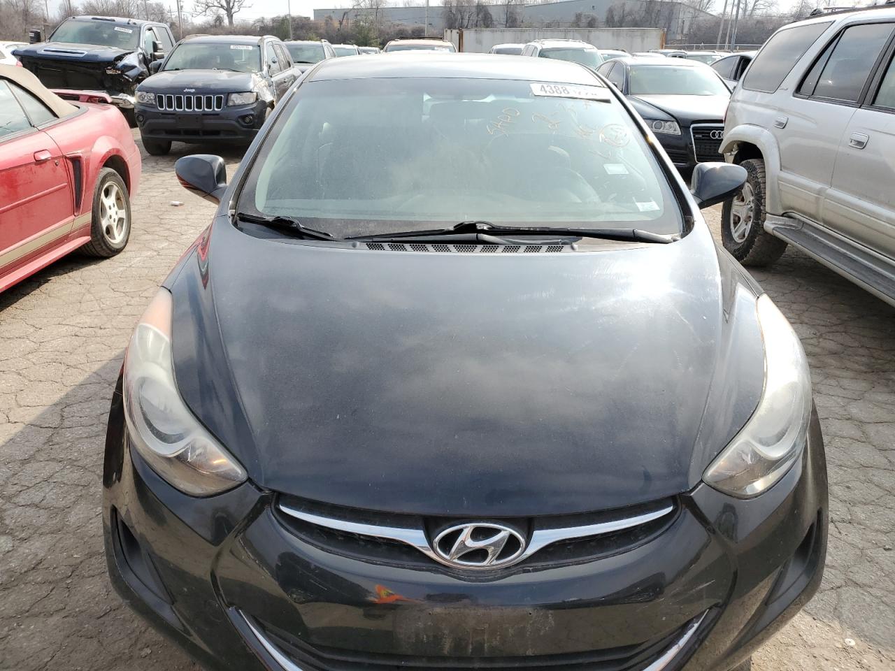 Photo 4 VIN: 5NPDH4AE3BH051199 - HYUNDAI ELANTRA 