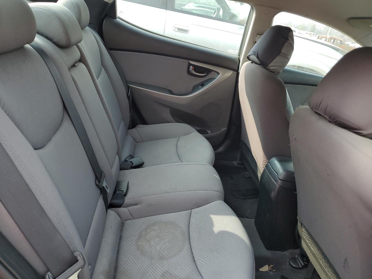 Photo 9 VIN: 5NPDH4AE3BH051199 - HYUNDAI ELANTRA 