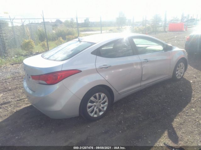 Photo 3 VIN: 5NPDH4AE3CH066982 - HYUNDAI ELANTRA 