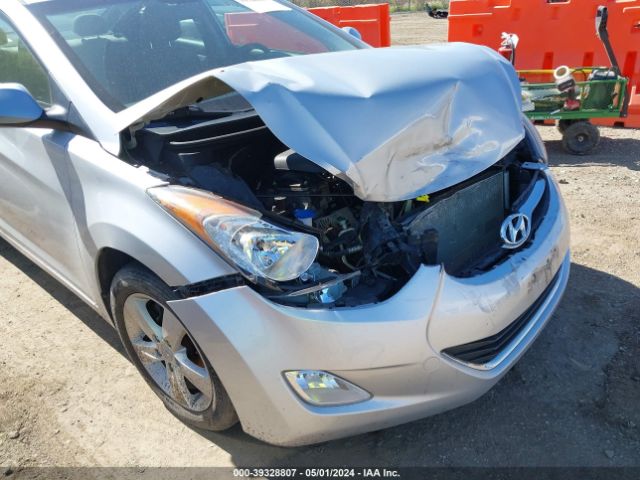 Photo 5 VIN: 5NPDH4AE3CH086858 - HYUNDAI ELANTRA 