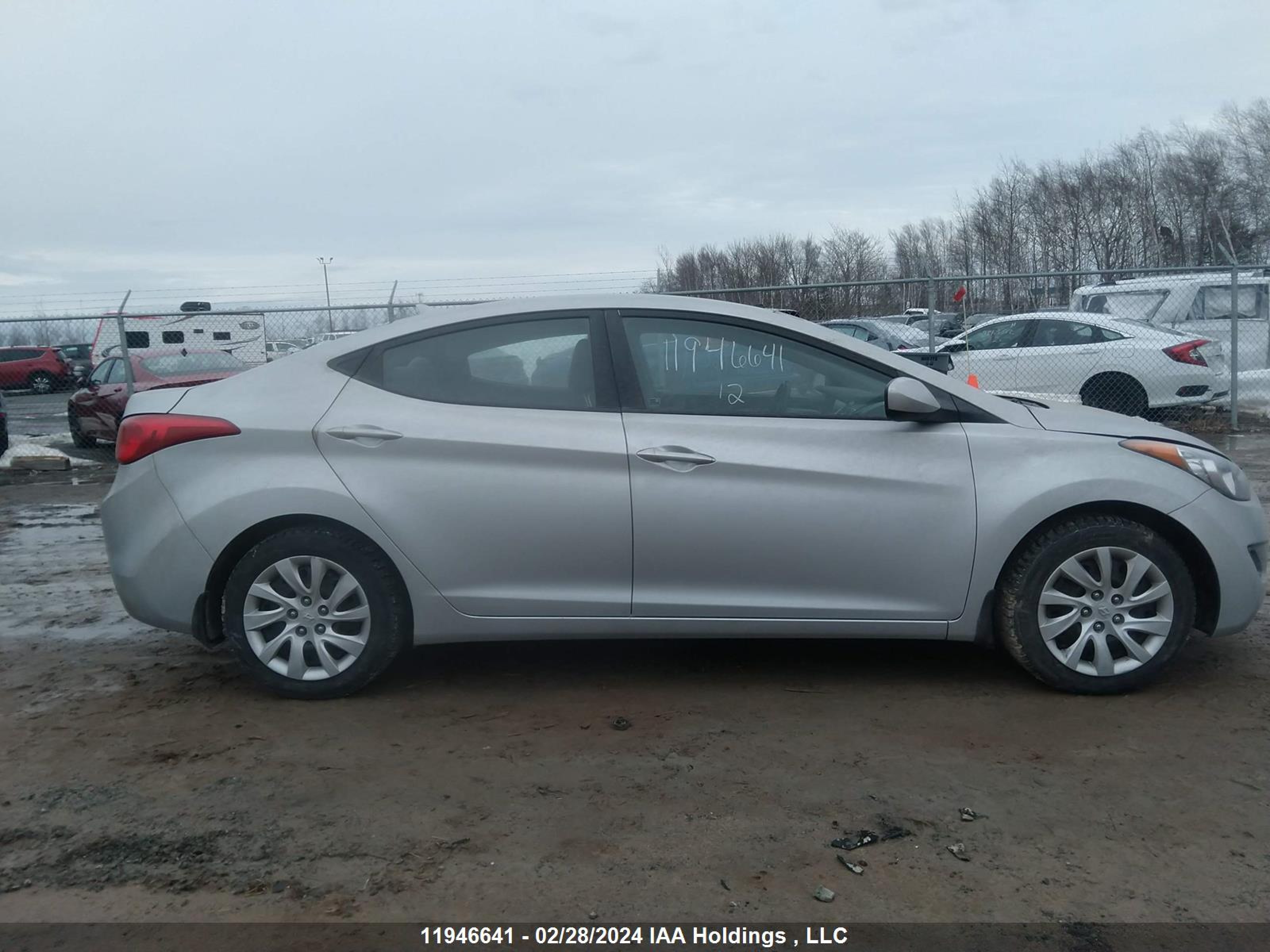 Photo 13 VIN: 5NPDH4AE3CH108132 - HYUNDAI ELANTRA 