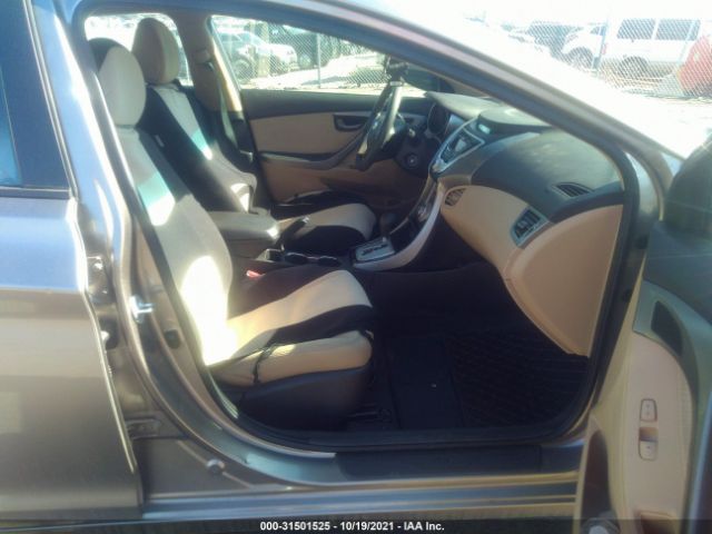 Photo 4 VIN: 5NPDH4AE3CH112424 - HYUNDAI ELANTRA 