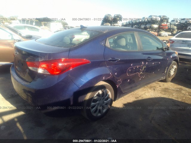 Photo 3 VIN: 5NPDH4AE3CH119017 - HYUNDAI ELANTRA 